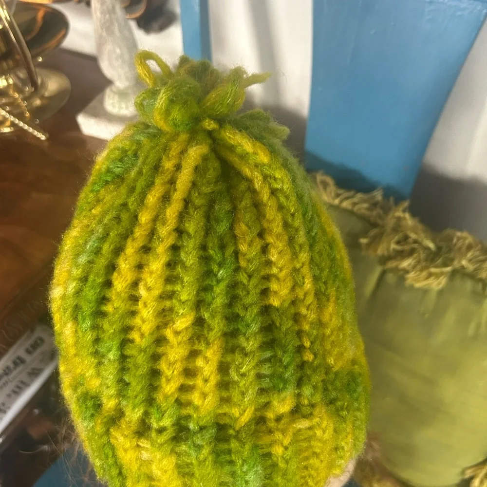 Vintage Green Knitted Beanie - Picture 4 of 10